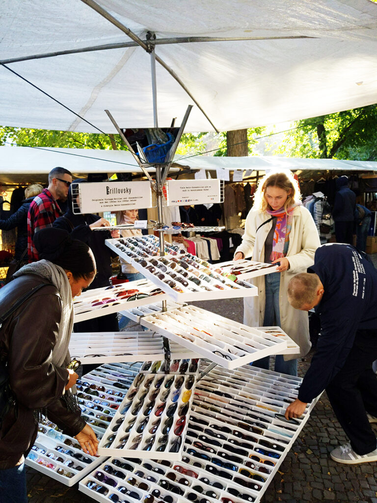 Brillovsky Marktstand auf em Boxhagener Platz, Friedrichshain, Berlin